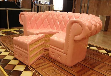 Cake Couch with a Chocolate Bar Rug! Weird Furniture, Pink Couch, Sam & Cat, Cute Furniture, Tanah Liat, Room Deco, Kawaii Room, Funky Furniture, Cool Ideas