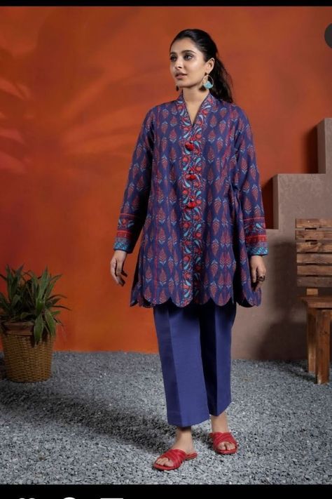 Simple Pakistani Dresses Casual Summer Design, Shirts Designs For Women Pakistani, Shirt Design For Women Pakistani, Kurta Designs Women Casual, Simple Kurta, Girls Dresses Sewing, Dresses Sewing, Simple Kurta Designs, Trendy Shirt Designs