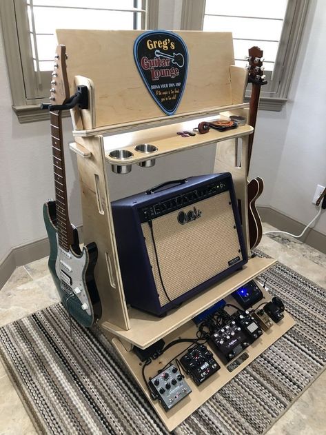 Guitar Room Ideas, Guitar Amp Stand, Diy Pedalboard, Gitar Vintage, Amp Stand, Music Room Design, Guitar Storage, Creating Music, Home Studio Ideas