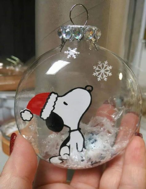 Ortamint Ideas, Cute Ordiment Designs, Christmas Ornaments Balls Ideas, Snoopy Diy Ornaments, Oogie Boogie Ornament, Christmas Diy Ordiments, Snow Man Ornament Craft, Ordiment Decorating Ideas, Cute Christmas Ornament Ideas