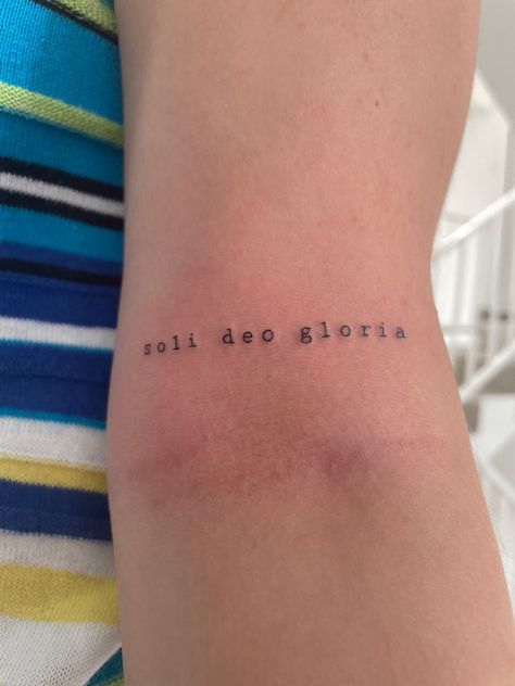 Glorify God Tattoo, Daily Bread Tattoo, Minimalist Tattoo Bible, Christian Tattoo Designs Men, For His Glory Tattoo, Glory To God Tattoo, Coram Deo Tattoo, Christian Tattoo Aesthetic, Hosanna Tattoo