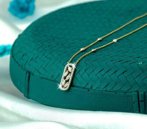 Diamond Pendant Necklace Simple, Minimalist Jewelry Silver, Small Earrings Gold, Diamond Locket, Real Diamond Necklace, Antique Necklaces Design, Diamond Pendants Designs, Diamond Pendant Sets, Gold Chain Design