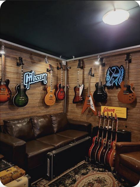 Guitar Music Room Ideas, Home Guitar Room, Man Cave Music Room Ideas, Music Studio Decor Interior Design, Guitar Room Man Cave, Guitar Room Ideas, Home Studio Music Room, Music Store Interior, Guitar Rooms