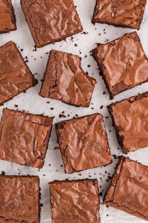 Satisfy your chocolate cravings with these rich and indulgent chocolate brownies. They feature a perfectly fudgy center and a crackly top that most chocolate lovers will find hard to resist - so, so good! Best Chocolate Brownies, Bread Appetizers, Savory Appetizer, Best Brownies, Fudgy Brownies, Chocolate Craving, Brownie Bar, Savory Breakfast, Great Desserts