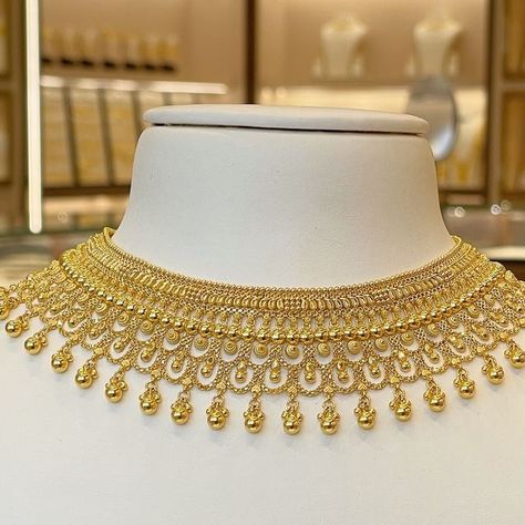 Indian Gold Necklace Designs, Unique Gold Jewelry Designs, Bridal Necklace Designs, Gold Jewels Design, Gold Bridal Necklace, Choker Necklace Designs, New Gold Jewellery Designs, Fancy Jewelry Necklace, Choker Designs