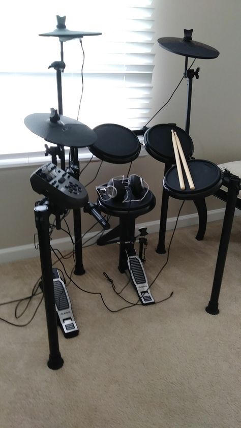 Cute Drum Set, Electric Drum Kit Aesthetic, Electric Drum Set Aesthetic, Electronic Drum Set, Drum Kit Aesthetic, Drum Set Aesthetic, Alesis Drums, Electric Drums, Electric Drum Set