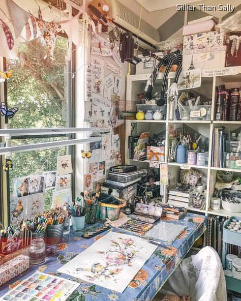 Home Art Studios, Dream Art Room, Home Inspo Cozy, Clean Workspace, Art Studio Space, Art Studio Organization, Art Studio Room, Art Studio Design, Cray Cray