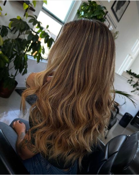 Balayage, Hair Tinsel Brunette With Highlights, Brown Hair With Highlights And Tinsel, Pink Tinsel Hair Brown, Hair Tinsel Gold, Hair Tinsel Light Brown Hair, Light Brown Hair With Tinsel, Gold Tinsel In Blonde Hair, Gold Tinsel In Brown Hair