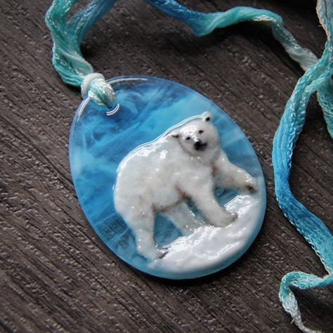 Polar bear fused glass pendant by Fanny Dallaire Resin Jewlery, Fused Glass Pendant, All About Animals, Key Chains, Glass Pendant, Resin Art, Glass Pendants, Fused Glass, Polar Bear