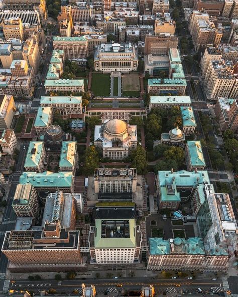 New York Columbia University, Morningside Heights Nyc, Columbia University Dorm, Columbia University Aesthetic, Columbia Uni, James Rodriguez Colombia, University Inspiration, Photographie New York, Barnard College