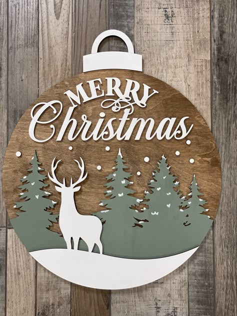 Door Hangers Diy Christmas, Laser Cut Door Hanger, Wooden Door Hangers Ideas, Christmas Round Wood Signs Diy, Christmas Door Hanger Ideas, Christmas Door Hangers Diy, Cricut Wood Signs, Winter Door Signs, Christmas Craft Fair Ideas To Sell