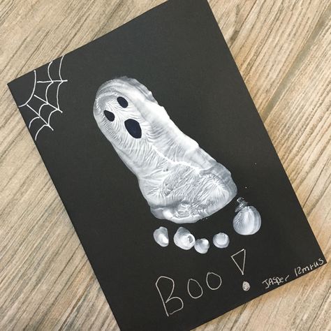 Halloween Ghost Footprint, Halloween Toddler Paint Crafts, Halloween Crafts For Toddlers Paint, Ghost Footprints Halloween, Boo Feet Print, Halloween Baby Print Crafts, Halloween Painting Toddler, Halloween Craft Footprint, Halloween Crafts For 6 Month Old