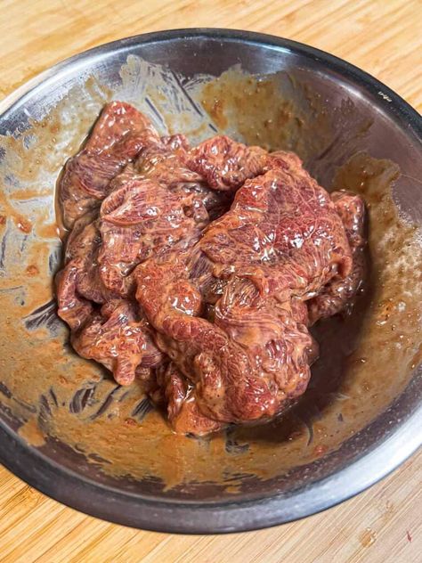 Veal Recipes, Meat Tenderizer Recipe, Velveting Beef, Asian Stir Fry Recipe, Cooking Chinese Food, Meat Diet, Asian Beef, Fried Beef, Tender Beef