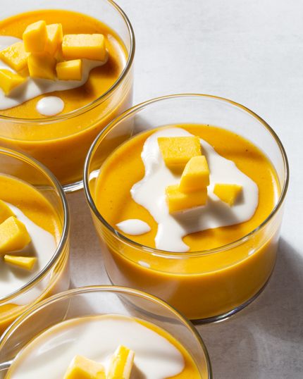 Mango Pudding Recipe, Puding Mangga, Peach Jello, Creamy Fudge, Biscuit Pudding, Mango Dessert Recipes, Mango Pudding, Mango Mousse, Mango Dessert