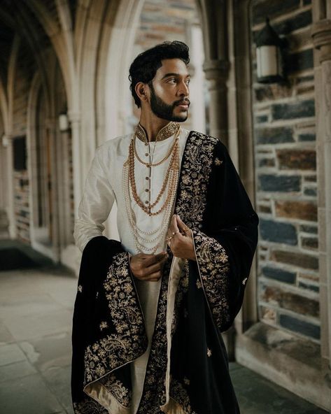 Velvet Outfit Ideas, White Sherwani, Velvet Outfit, Rohit Bal, Men's Style, Outfit Ideas, Velvet