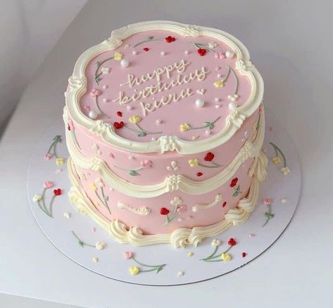 Cake Ideas Aesthetic, Scattered Flowers, Vintage Birthday Cakes, Pastel Cakes, 16 Birthday Cake, Pink Birthday Cakes, Funny Birthday Cakes, Flowers Instagram, Mini Cakes Birthday