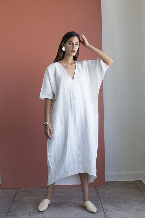 Rachel Craven Linen Long V-neck Caftan Linen Fashion, Neck Women, Industrial Table, Table Ideas, Dress Sewing Patterns, 가을 패션, Linen Dresses, Linen Clothes, Outfit Casual