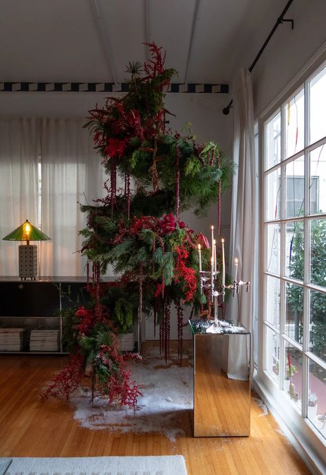 Internet decor legends are redefining the Christmas tree : NPR Spiral Christmas Tree, Expensive Flowers, Spiral Tree, Chic Christmas, Christmas Flowers, Diy Christmas Tree, Optical Illusion, Christmas Deco, Tree Decor