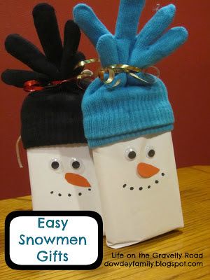 Snowmen Gifts, Students Christmas, Preschool Teachers, Student Christmas Gifts, Microwave Popcorn, Snowman Gifts, Christmas Gifts For Coworkers, Cadeau Diy, Homemade Christmas Gifts