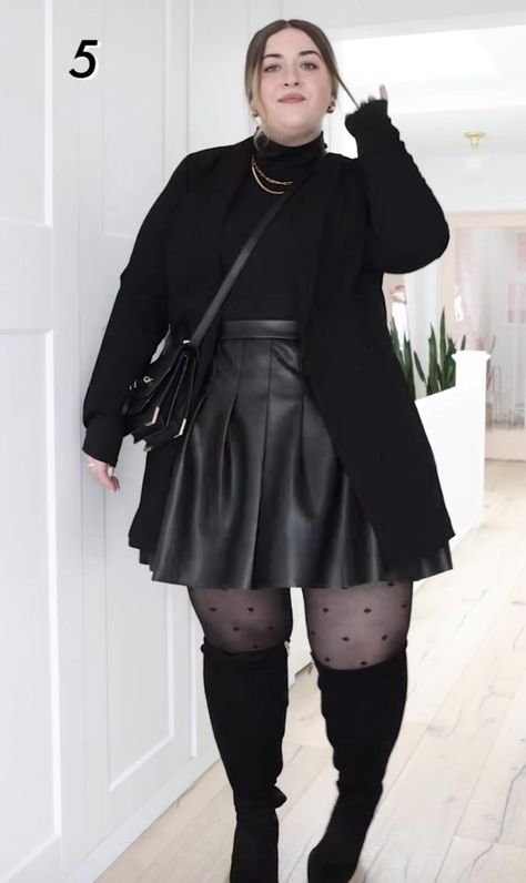 Plus Size Outfit With Tights, Plus Size Knee High Boots Outfits, Knee High Boots Outfit Plus Size, Diana Dares, Vestidos Country, Plus Size Winter Outfits, Plus Size Baddie Outfits, Leather Skirt Outfit, Plus Size Fall Outfit