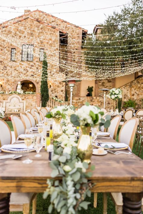 Tuscan Style Wedding Decor, Tuscan Wedding Aesthetic, Tuscan Wedding Flowers, Tuscan Garden Wedding, Tuscan Style Wedding, Tuscan Wedding Theme, Tuscan Table, Tuscan Inspired Wedding, Italian Inspired Wedding