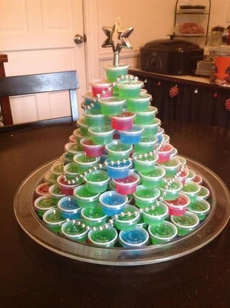 Xmas Punch, Christmas Bonfire, Caroling Party, Christmas Jello Shots, Christmas Party Games For Adults, Christmas Shots, Christmas Games For Adults, Adult Christmas Party, Jello Shot