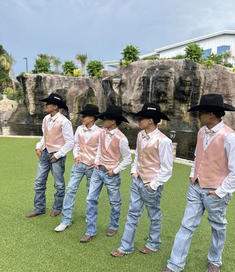 Chambelanes Outfits Light Blue, Cowboy Quinceanera Outfits, Lavender Chambelanes Outfits Vaquero, Rancho Quinceanera Theme Pink, Quince Suits For Guys, Chambalenes Outfits For Quince, Chambelans Suits Pink, Outfits For Chambelanes, Cute Quince Outfits