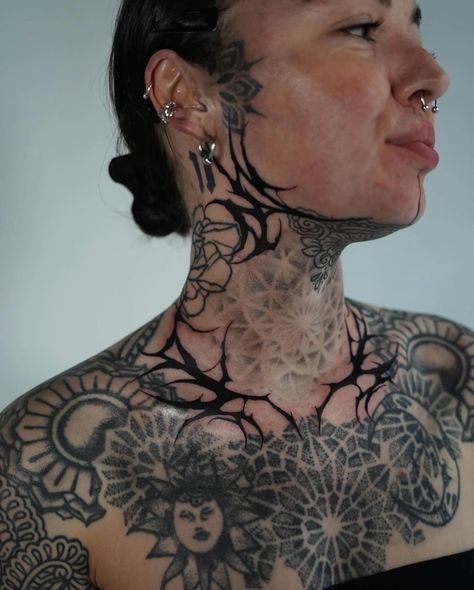 @nooirtattoo 🖤 Freehand neck and collarbone made recently by our resident artist Dominga 💥 She’s currently offering a discount on freehand pieces! Send her a DM directly or click the link in her bio to get in touch 🖊️ #tattoo #auraninetyfour #blackwork #blackworktattoo #blkttt #blackworkers #blackworkerssubmission #blacktattooart #necktattoo #collarbonetattoo #chesttattoo #tattooideas #blxckink #tattooinspiration #tttism #undergroundartist #darkart #darktattoo #gothtattoo #artesobscurae #d... Collarbone And Neck Tattoo, Neotribal Neck Tattoo, Collarbone Reference, Neck Sleeve Tattoo, Touch Tattoo, Collarbone Tattoos, Collarbone Tattoo, Goth Tattoo, Painting References