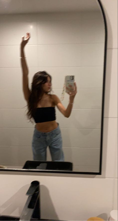 Brunette No Face Pics, Brunette Mirror Selfie, Fake Profile, Cute Brunette, Pretty Brunette, Cute Relationship Photos, Mirror Pic, Causual Outfits, Summer Outfit Inspiration