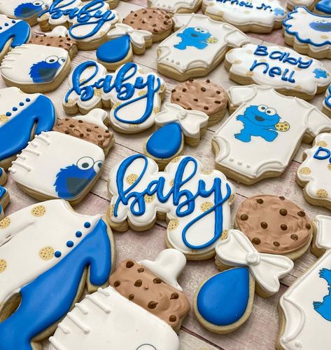 Cookie Monster Cookies Decorated, Cookie Monster Baby Shower Cake, Cookie Monster Nursery, Cookie Monster Baby Shower Theme, Cookie Monster Treats, Cookie Monster Baby Shower Ideas, Baby Cookie Monster, Cookie Monster Birthday Party, Dinosaur Baby Shower Theme