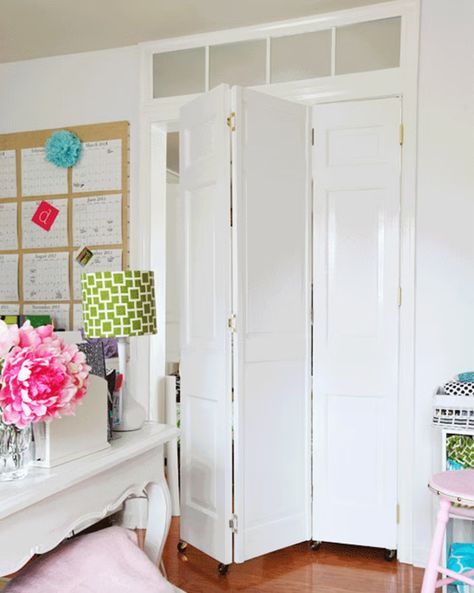 room divider ideas with a rolling door divider in an office Temporary Door, Doors Room, Diy Organizing, Door Dividers, Divider Ideas, Diy Sliding Barn Door, Diy Room Divider, Room Divider Doors, Sliding Wardrobe Doors