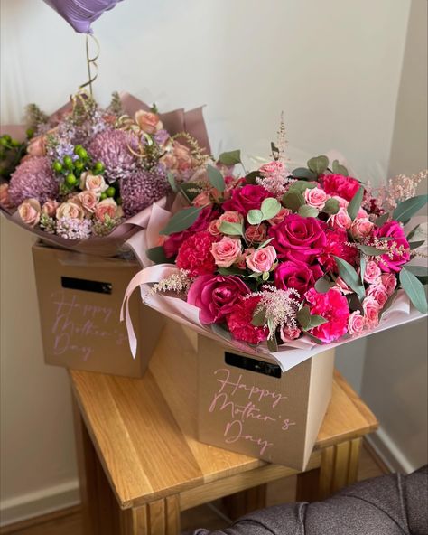 Which would you choose 🩷?💜 This Sunday 10th Mother’s day ✨🌿🌸 👉 Arrange a delivery for this Mother’s Day Sunday 10th 👉DM to order #mum #flowers #flowerdelivery #flowerbouquet #womansday #internationalwomensday #mothersday #mothersdaygift #londonflorist #londonflower #pinkflowers #flowershop #happymothersday Happy Mother’s Day Flowers Bouquet, Mother’s Day Flower Bouquet, Mother’s Day Flowers, Mothers Day Aesthetic, Mothers Day Bouquet, Mum Flowers, Balloons Flowers, Mother's Day Bouquet, Balloon Flowers