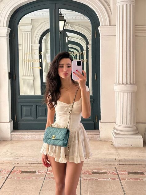 White Dress Outfit Classy, Colourful Closet, Venus Sign, How To Have Style, Summer Shorts Outfits, Wrong Number, Elegante Casual, Chic Outfit, 가을 패션