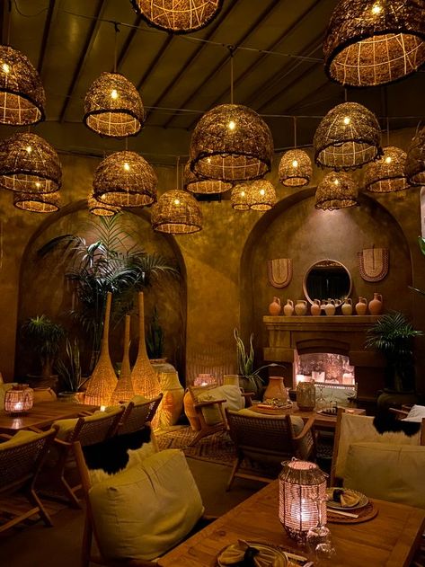 Middle Eastern Restaurant Interior, Middle Eastern Coffee Shop, Arab Cafe Design, Turkish Cafe Interior Design, Middle Eastern Restaurant Design, Turkish Restaurant Interior Design, Middle Eastern Interior, Middle Eastern Interior Design, Arabian House Design