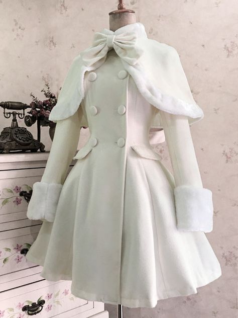 Winter Dress And Coat Outfit, Russian Outfit Women, Winter Kawaii Outfits, Couple Noel, Warm Christmas Outfits, Coat Outfit Women, Dress Winter Coat, Winter Outfits Cute, Winter Outfits White