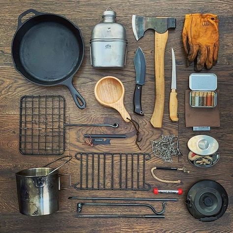 1000 Lifehacks, Zelt Camping, Bushcraft Kit, Camping Lifestyle, Cooking Kit, Bushcraft Gear, Food Collection, Bushcraft Camping, Outdoor Food