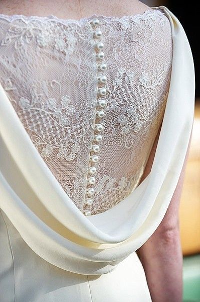 Wedding Gown Back Design, Wedding Dress Back Design, Wedding Dress Back Detail, Crepe Wedding Dress With Lace, Elegant Long Sleeve Wedding Dresses, Lace Back Dress, Bride Dress Simple, Classy Wedding Dress, Soiree Dress