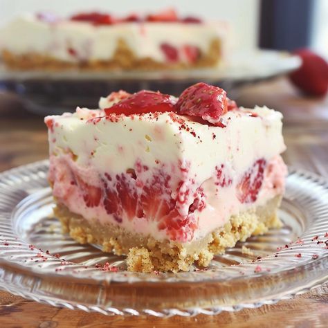 No-Bake Strawberry Jello Lasagna is a dessert that epitomizes the joy of simplicity and the essence of summertime sweetness. This delightful treat combines layers of crunchy Oreo crumbs, creamy ... Read more Strawberry Lasagna Desserts, Strawberry Jello Lasagna, Jello Lasagna, Desserts Layered, Strawberry Lasagna, Dessert Lasagna, Cake Strawberry, Strawberry Dessert Recipes, Jello Desserts