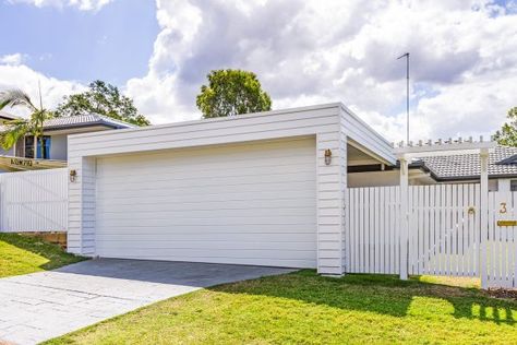 Coastal Carport at Mudgereeraba - Scally Projects Gold Coast Carport Addition, Carport Makeover, Carport Design, Modern Carport, Carport Ideas, Carport Sheds, Double Carport, House Fence Design, Roofing Options