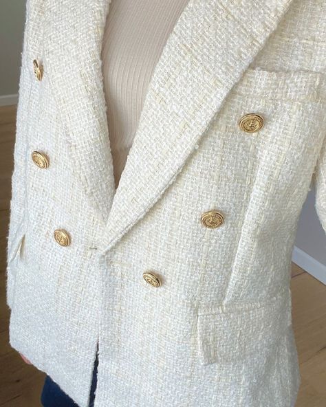 White tweed blazer Sizes: M,L Price: 4,500 White Double Breasted Blazer Outfit, White Blazer Women, Modest Wedding Dresses With Sleeves, Gold Blazer, Fashion Vibes, Cream Blazer, White Tweed, Tweed Suits, Hijabi Outfits