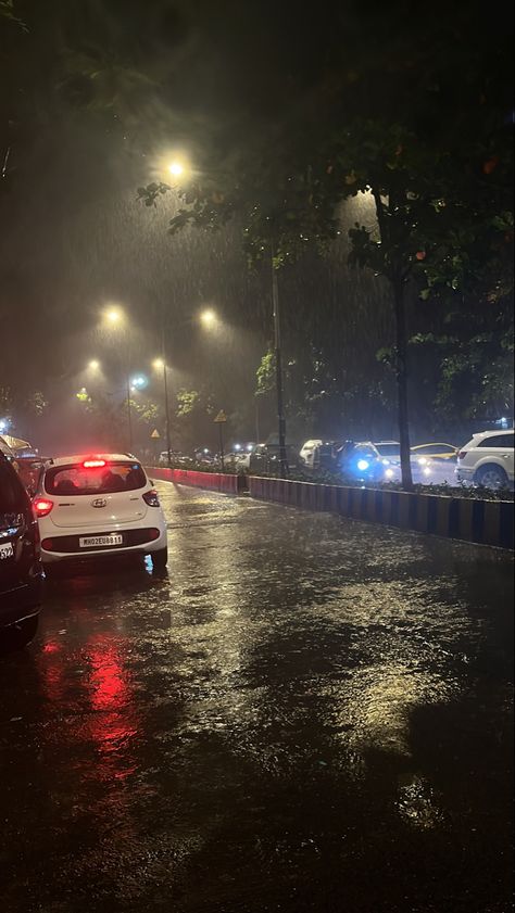 Nature, Natural Weather Pic, Night Car Snap Pic Rain, Mausam Pic, Pune Rain Snap, Silent Nature Photography, Night Time Rain Aesthetic, Rain Night Snap, Rainy Road Night