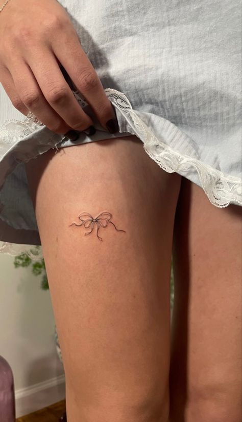 Lavender Patchwork Tattoo, Girly Cute Tattoos, Tattoo Idea Thigh, Ankle Tattoo Dainty, Back Of Hip Tattoo, Bow Thigh Tattoo, Dainty Thigh Tattoo, Aesthetic Hand Tattoos, Coquette Tattoo Ideas