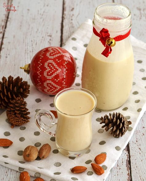 Mexican Almond Eggnog – Rompope de Almendra » Sweet Cannela Rompope Recipe, Traditional Christmas Drinks, Homemade Mexican, Christmas Cookbook, Seasonal Desserts, Christmas Crafts To Make, Gifts For Coffee Lovers, Christmas Drinks, Vanilla Flavoring