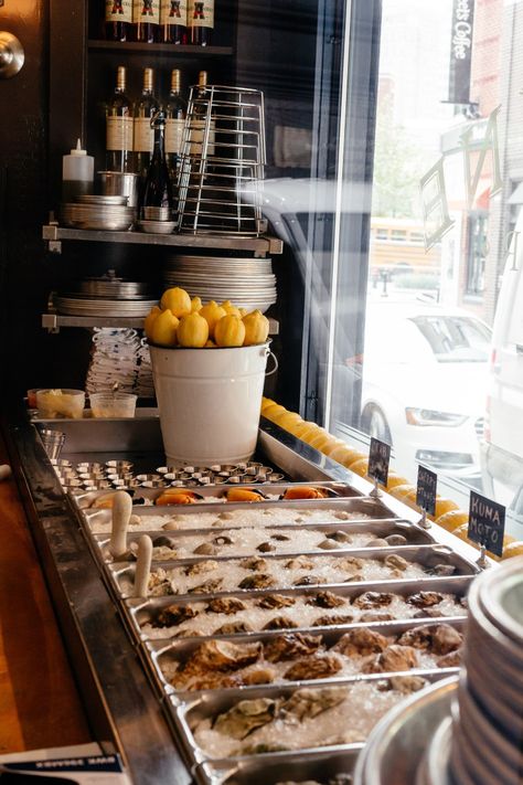 Raw Bar Restaurant, Oyster Bar Design, Raw Bar Display, Seafood Market Design, Seafood Chowder Soup, Oyster Design, Seafood Display, Oyster Bar Restaurant, Weekend In Boston