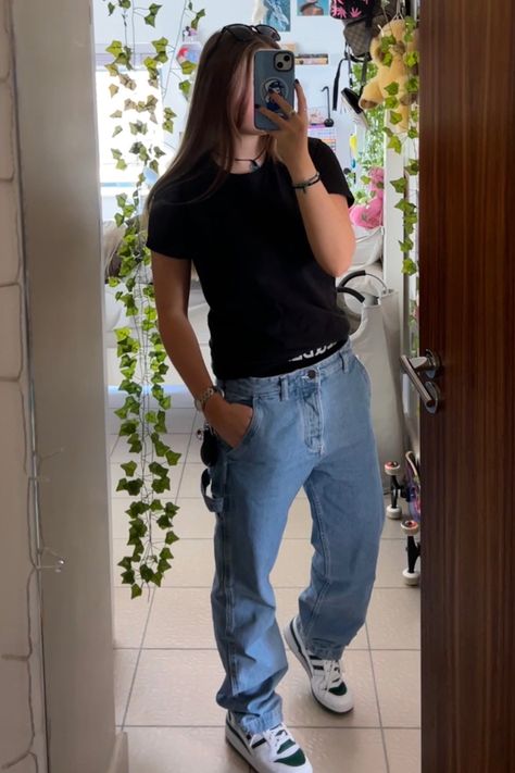 Masc Lesbian Outfits Jeans, Masc School Outfits, How To Dress Like A Stud, Summer Outfits Masc Women, Masc Outfit Ideas For Women, School Outfits Masc, Outfit Ideas Masculine Girl, Sporty Masc Outfits, Masc Outfits For Women Streetwear