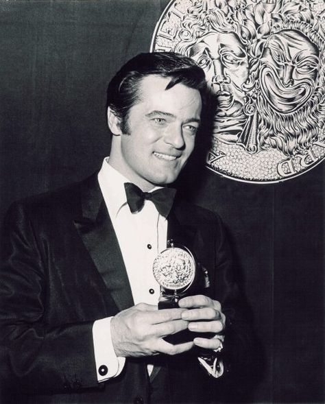 Robert Goulet © Rogo/Rove/Vera Goulet *All rights reserved Robert Goulet, Famous Veterans, Hollywood Women, Leading Men, Hollywood Style, Dapper Men, New Location, Hollywood Fashion, Vintage Hollywood