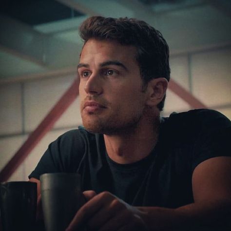 Thoe James, Theo James Divergent, Divergent Theo James, Tris And Four, Peter James, Divergent Fandom, Theodore James, Tobias Eaton, Divergent Insurgent Allegiant