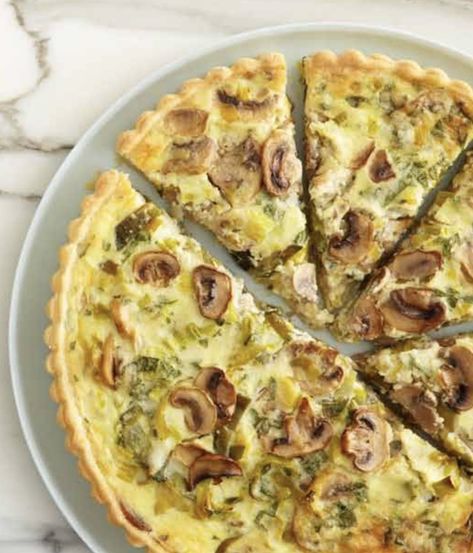 Recipes Quiche, Professional Recipes, Mushroom Quiche, Leek Recipes, Quiche Recipes Easy, Onion Tart, Breakfast Quiche, Elegant Dinner, Quiche Recipes