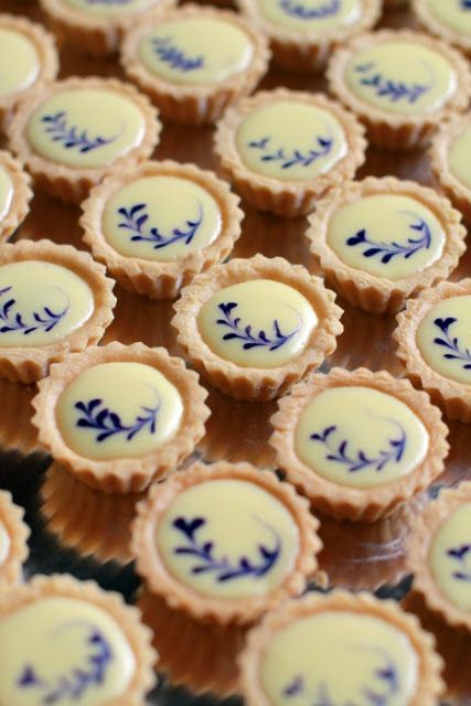 Blueberry Cheese Tart, Cheese Tart, A Table, Tart, Step By Step, Blue And White, Cheese, Blue, White