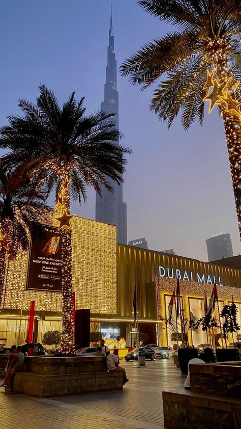 #dubai #travel #travelguide #lifestyle #motivation #life #manifest Dubai Story Instagram, Dubai Mall Aesthetic, Dubai Habibi, Dubai Fake Story, Inspo Background, Arab Luxury, Dubai Apartment, Dubai Market, Emirates Airbus